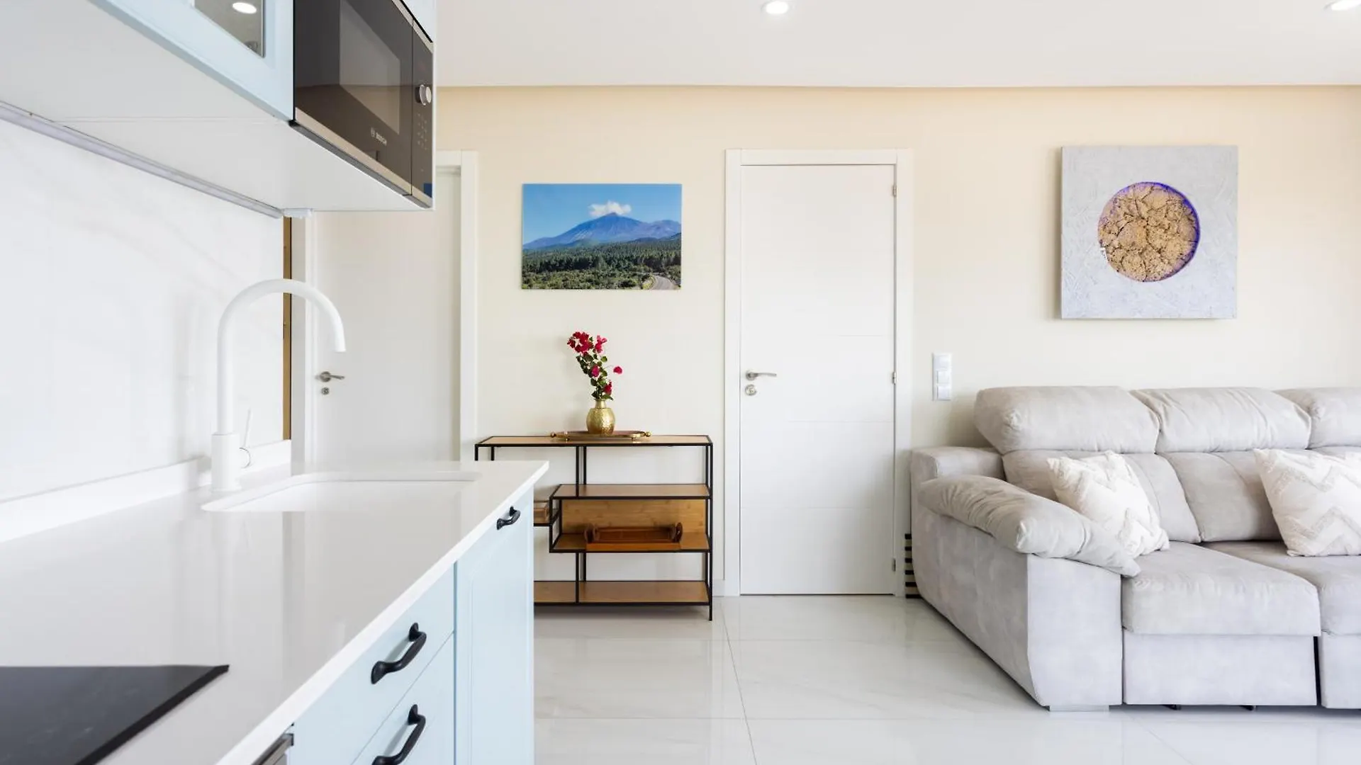 Apartment On The Beach Paraiso Playa, Sea Views Playa Paraiso  İspanya