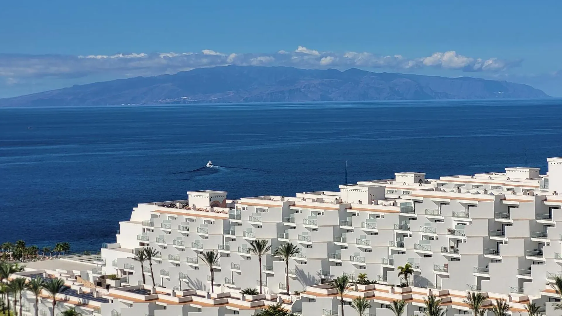 Apartment On The Beach Paraiso Playa, Sea Views location